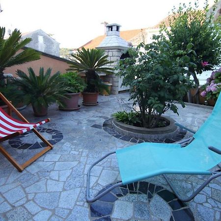 App With A Lovely Patio Mali Lošinj Exterior foto