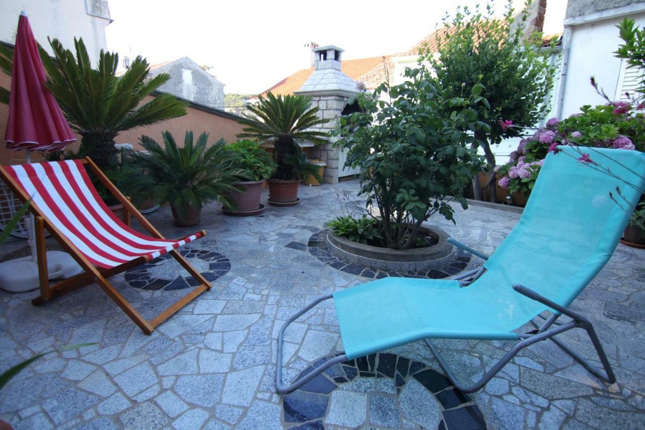 Apartamento App With A Lovely Patio Mali Lošinj Exterior foto