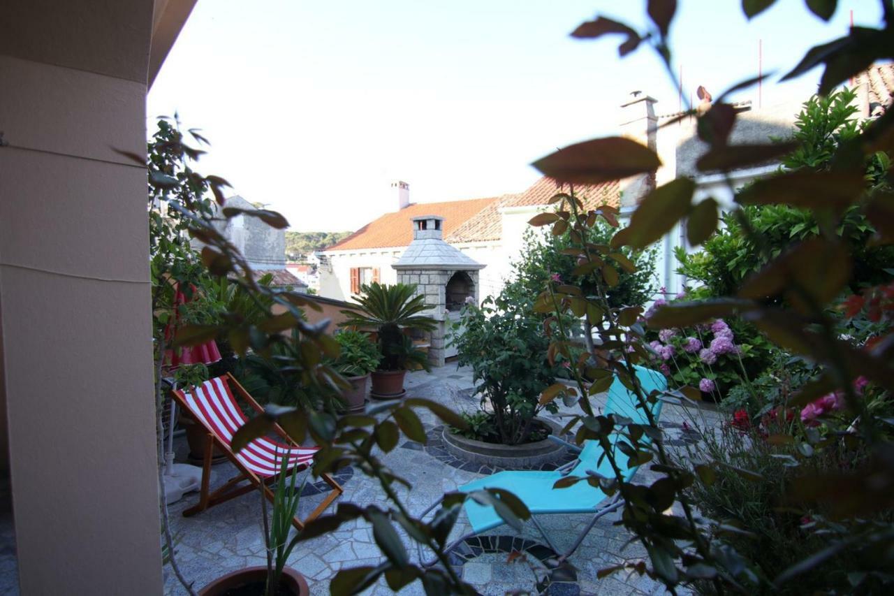 Apartamento App With A Lovely Patio Mali Lošinj Exterior foto